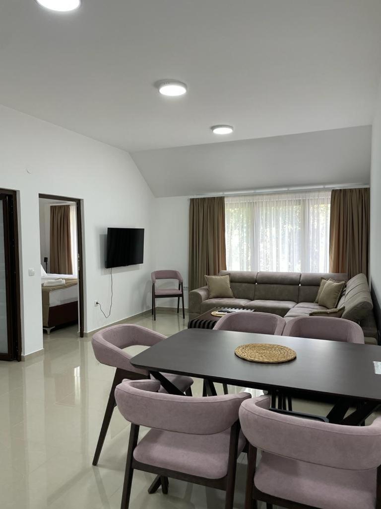 Morpheus Apartmani Сремска-Митровица Экстерьер фото